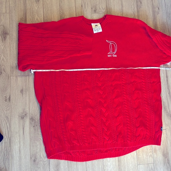 Disney Christmas Spirit Jersey NWT Disneyland - Picture 6 of 6